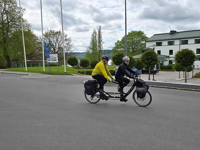 Sofi Fristedt and Oskar Jonsson on their way to Jönköping.