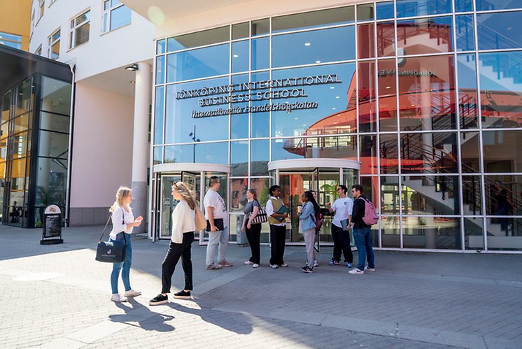 Studenter utanför JIBS